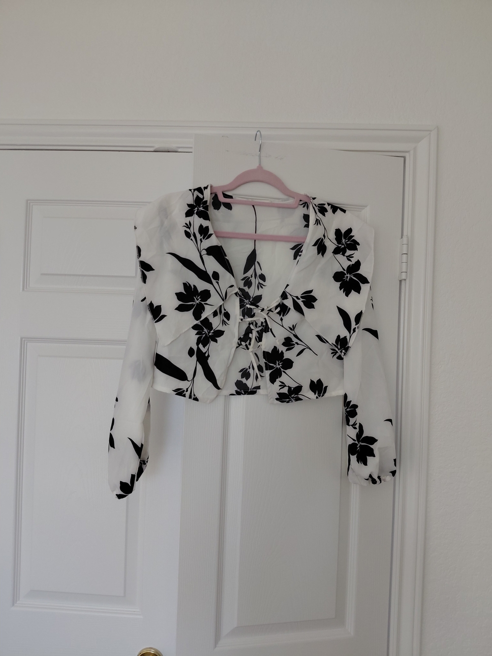Black & White Floral Tie-Front Women's Blouse